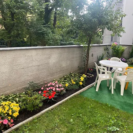 Z Widokiem Na Panoramę Miasta *