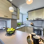 Z Widokiem Na Panorame Miasta 아파트 *